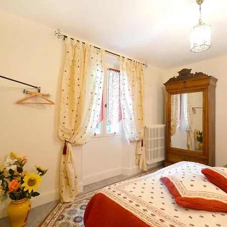 Holiday home Maison Charmante Au Thor + Piscine *