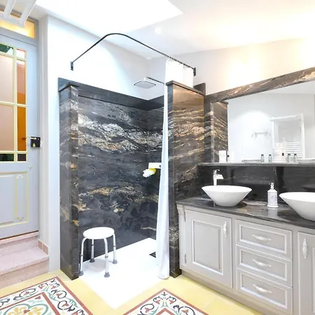 Holiday home Maison Charmante Au Thor + Piscine
