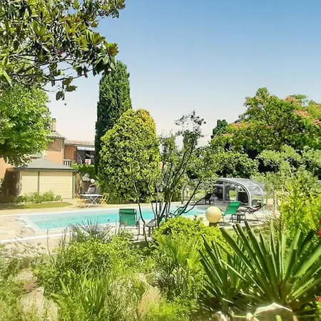 Holiday home Maison Charmante Au Thor + Piscine Le Thor